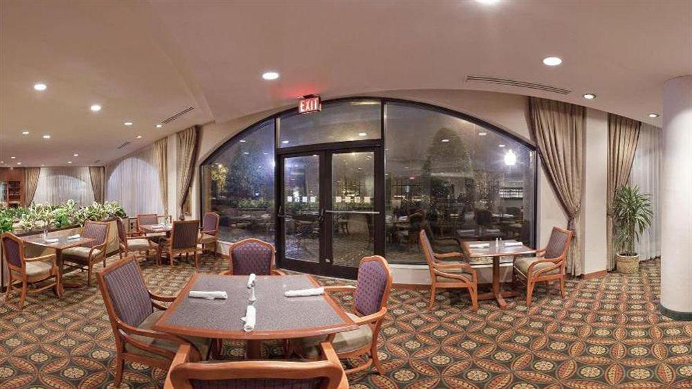 Holiday Inn Charlotte University By Ihg Exterior photo