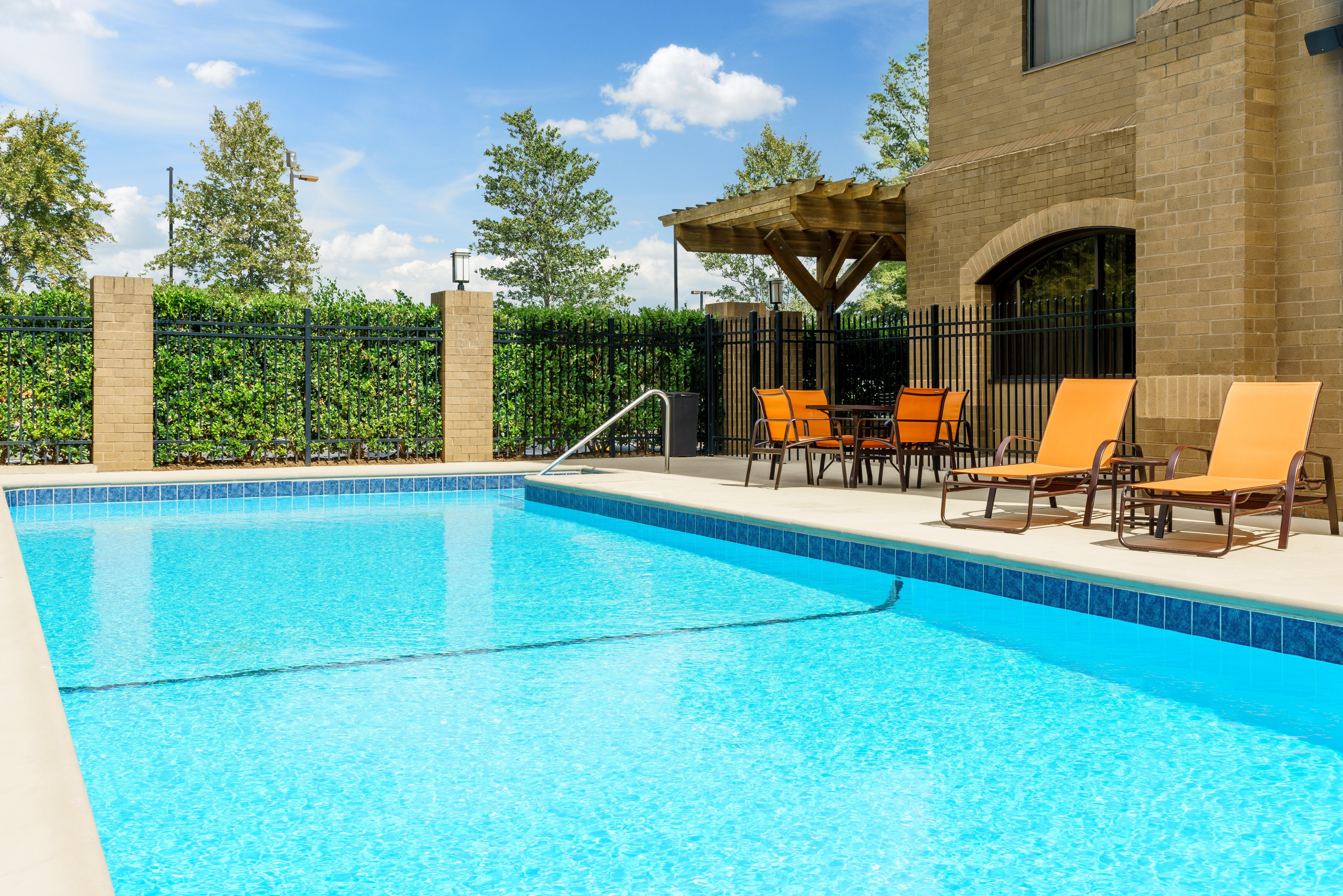 Holiday Inn Charlotte University By Ihg Exterior photo