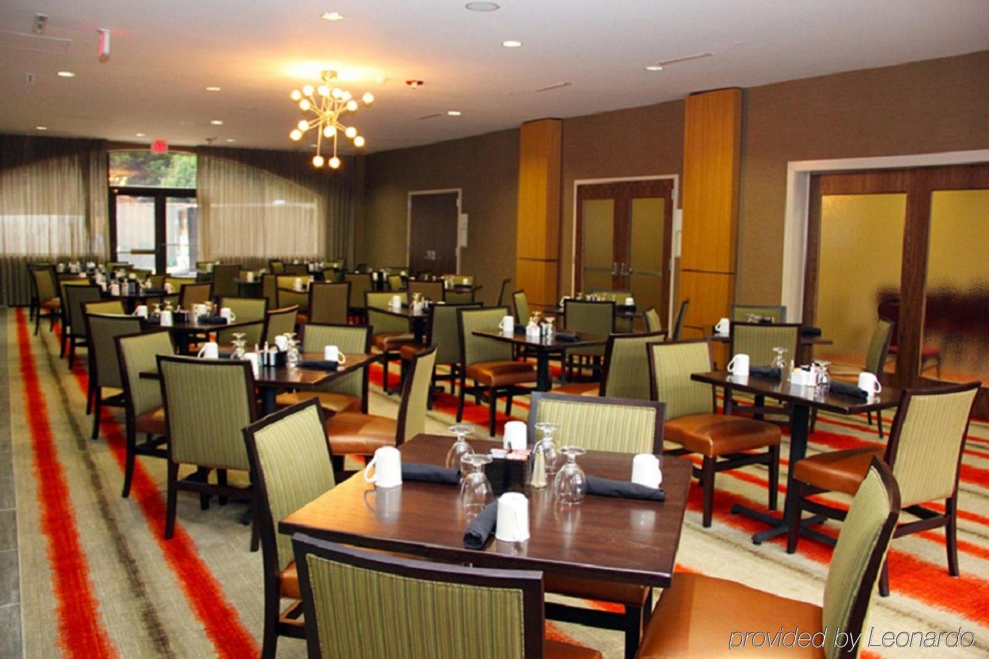 Holiday Inn Charlotte University By Ihg Exterior photo