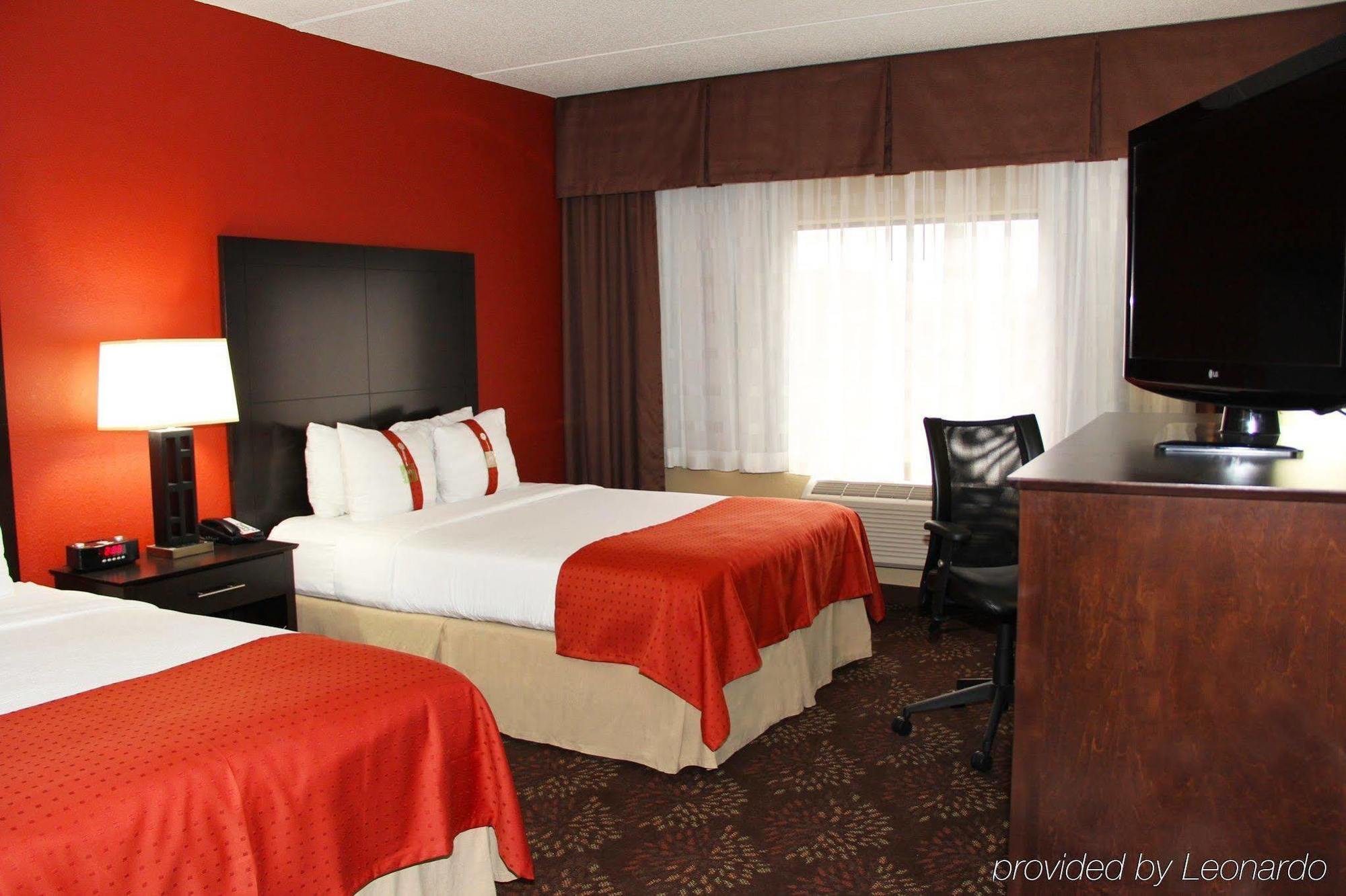 Holiday Inn Charlotte University By Ihg Exterior photo