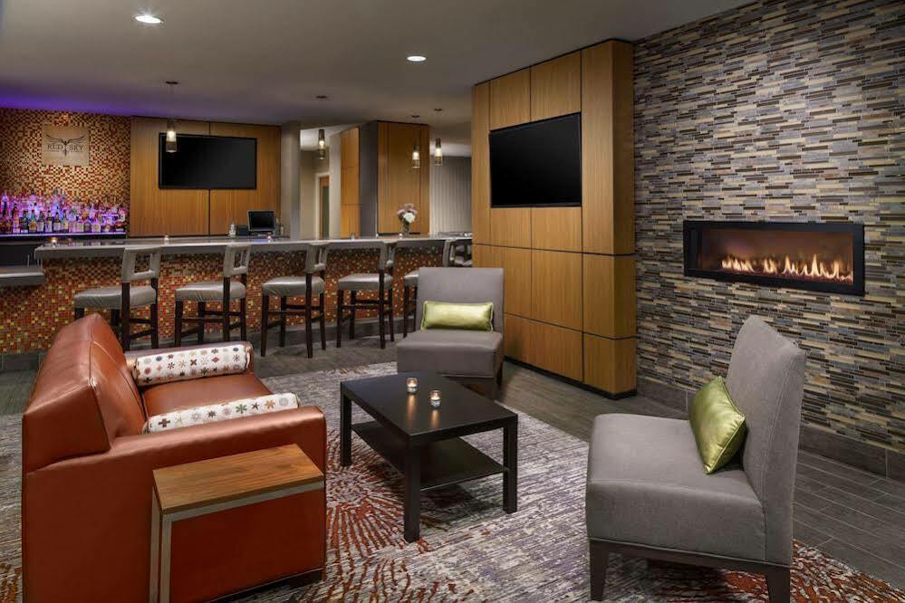 Holiday Inn Charlotte University By Ihg Exterior photo