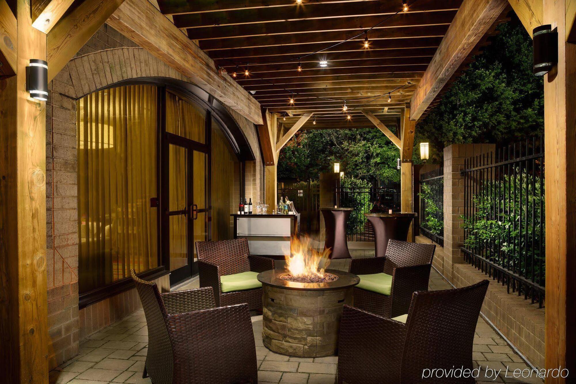 Holiday Inn Charlotte University By Ihg Exterior photo