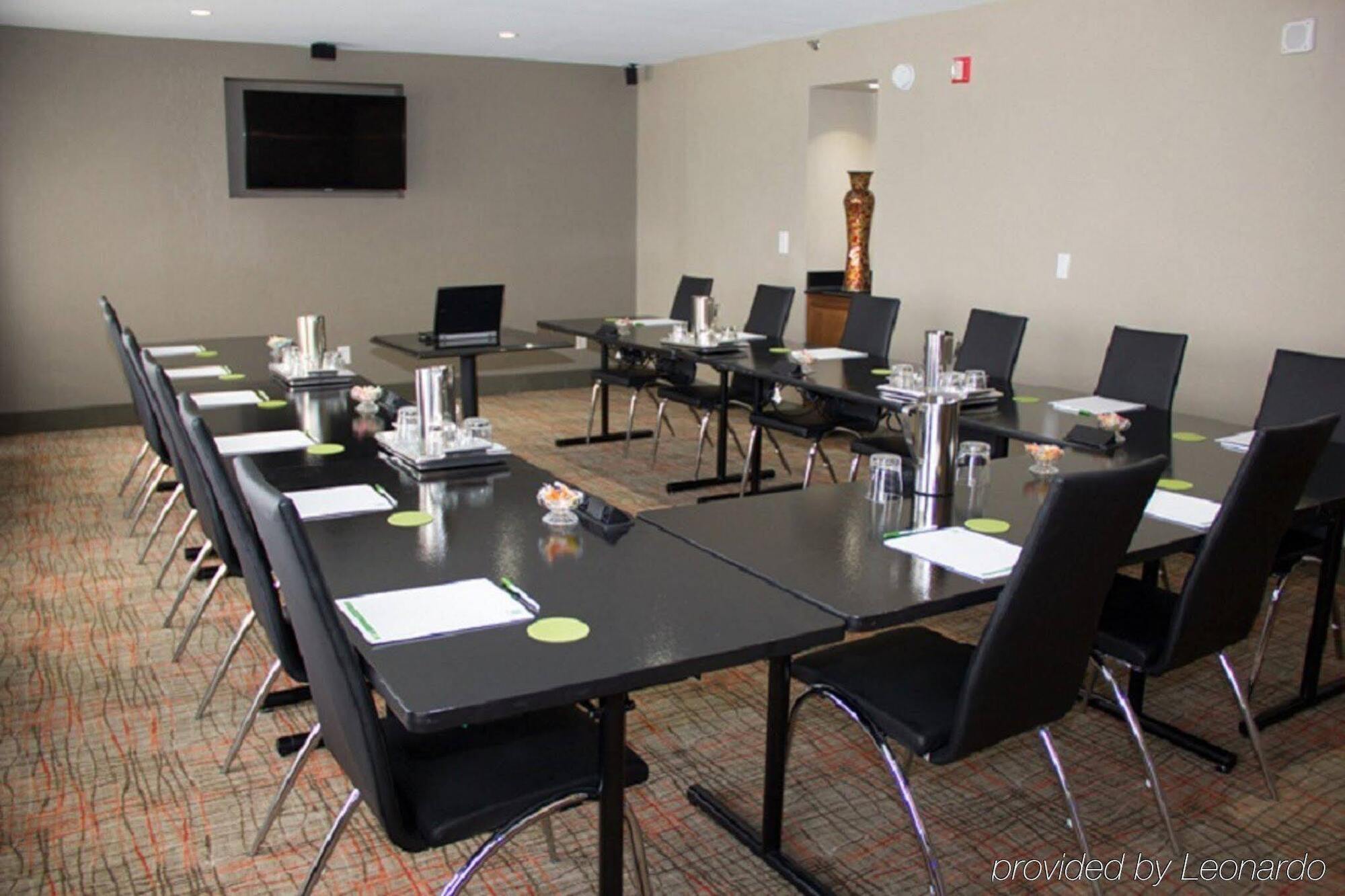 Holiday Inn Charlotte University By Ihg Exterior photo